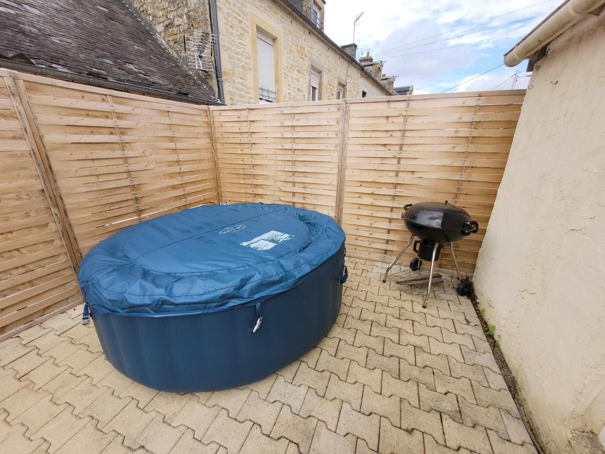 Beau Chalet 6 Personnes Avec Jacuzzi Tilly-sur-Seulles Exterior foto
